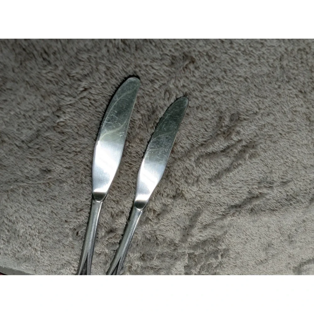 Vintage Korea Stainless Rose Floral Dinner Knives Set‎ of 2 Textured Handle MCM